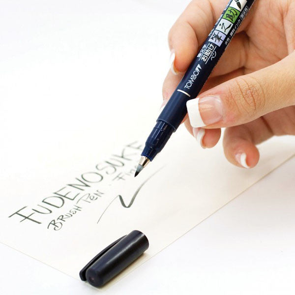 https://www.bunbougu.com.au/cdn/shop/products/Tombow-Fudenosuke-Brush-Pen.jpg?v=1613010353